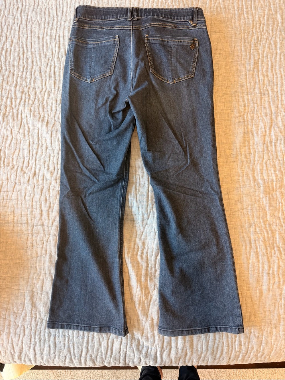 "Ab"solution® Itty Bitty Bootcut
Petite Jeans - Picture 3 of 3